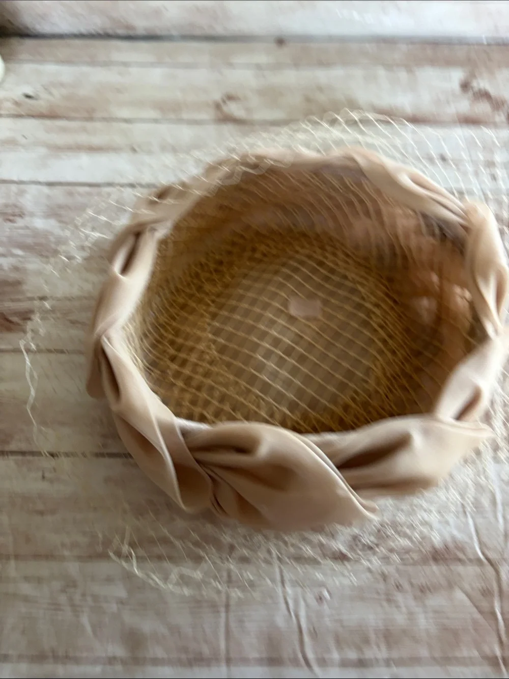 Vintage Beige Veiled Pillbox Hat - Picture 2 of 8